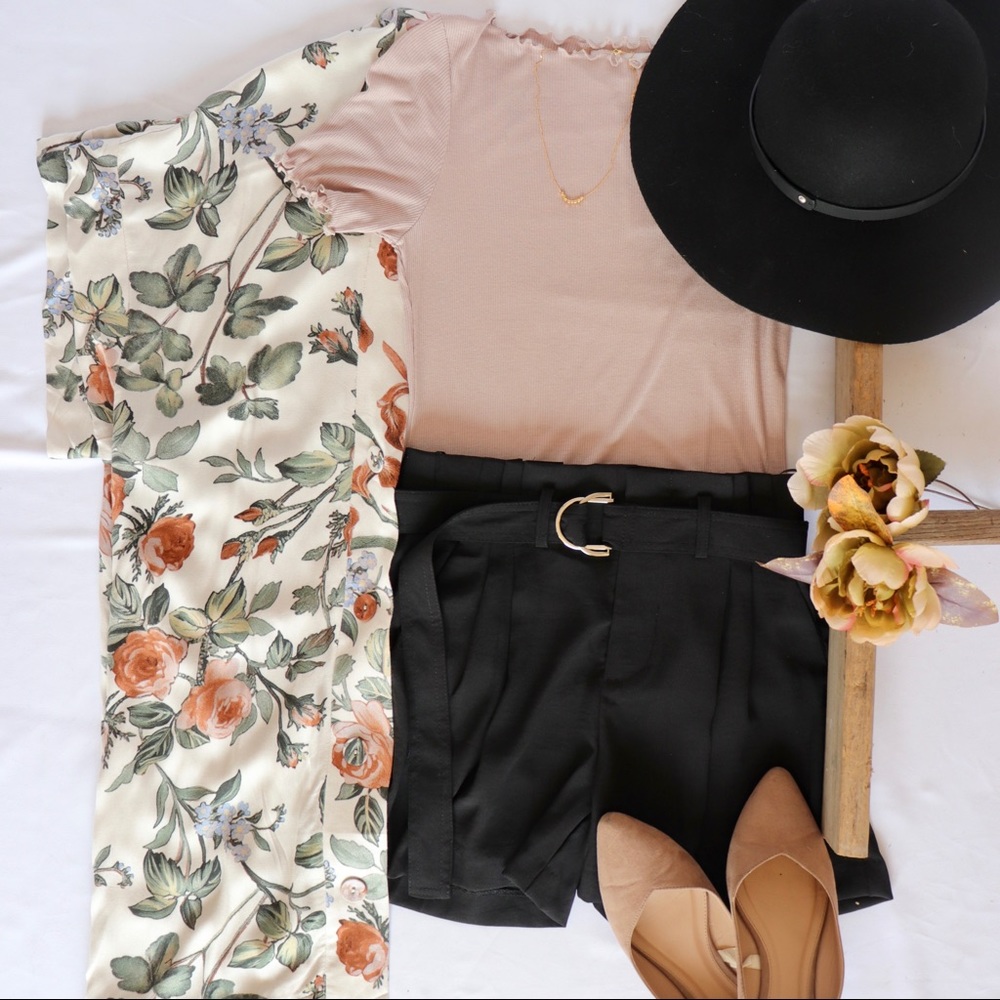 High Rise Belted Shorts - Picture 4 of 8